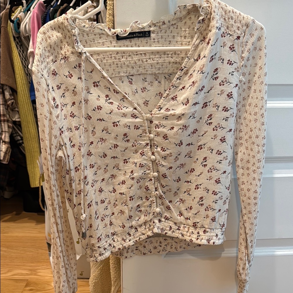 Abercrombie & Fitch Cream Pink Long Sleeve Crop Blouse